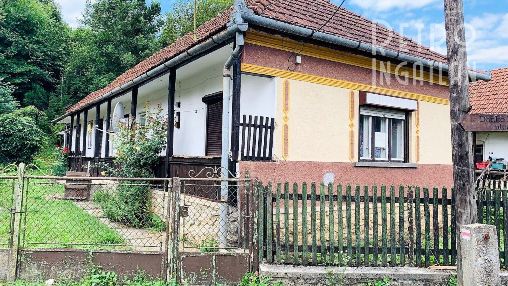 MAĎARSKO - JÓSVAFO 3 IZBOVÝ GAZDOVSKÝ DOM , POZEMOK 400 M2.