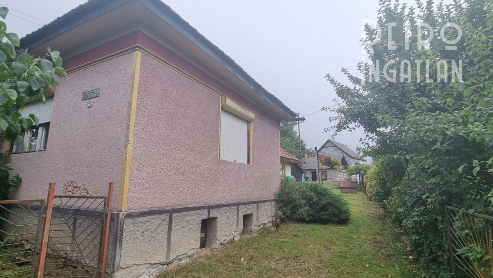 MAĎARSKO - HOLLÓHÁZA GAZDOVSKÝ DOM 5000 m2 POZEMKOM