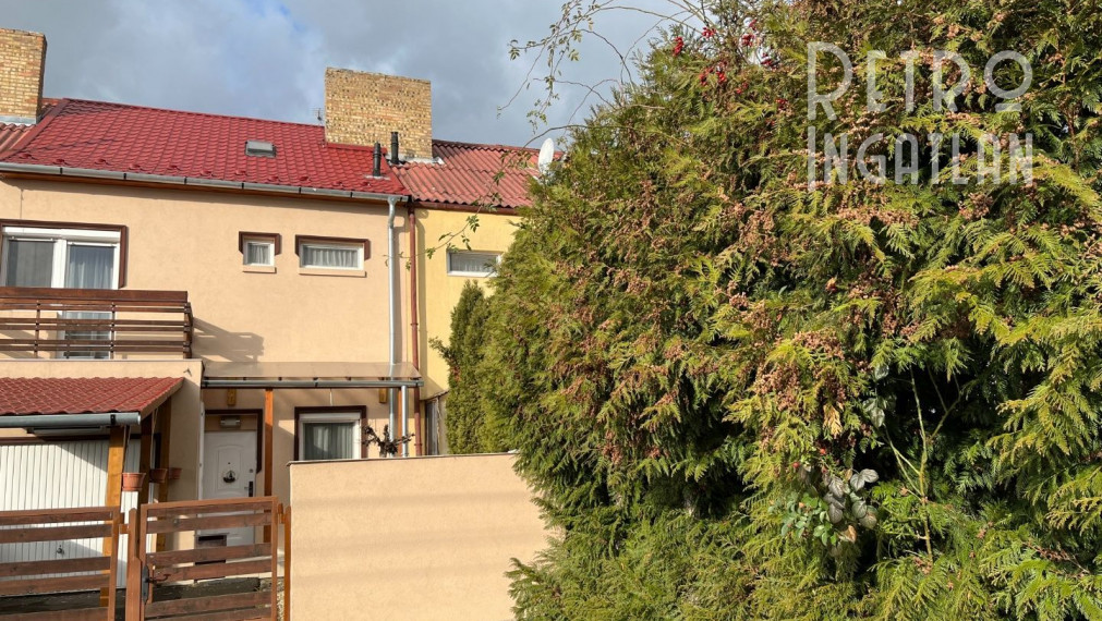 MAĎARSKO - ENCS PEKNÝ 4 IZBOVÝ ZREKONŠTRUOVANÝ RODINNÝ DOM PO KOMPLETNEJ REKONŠTRUKCII BLÍZKO KOŠÍC