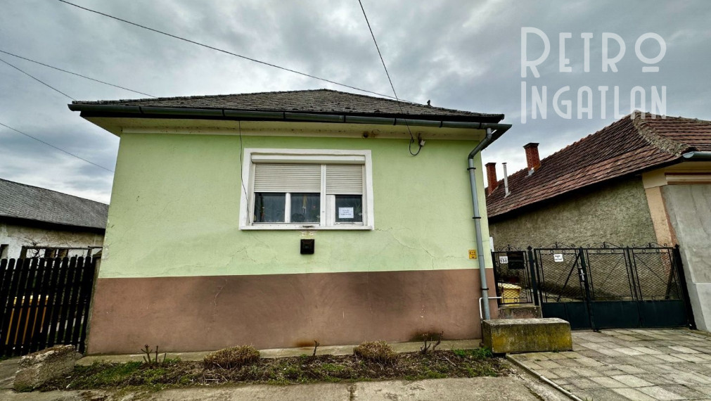 MAĎARSKO - GÖNC PEKNÝ 3 IZBOVÝ RODINNÝ DOM S VEĽKÝM POZEMKOM