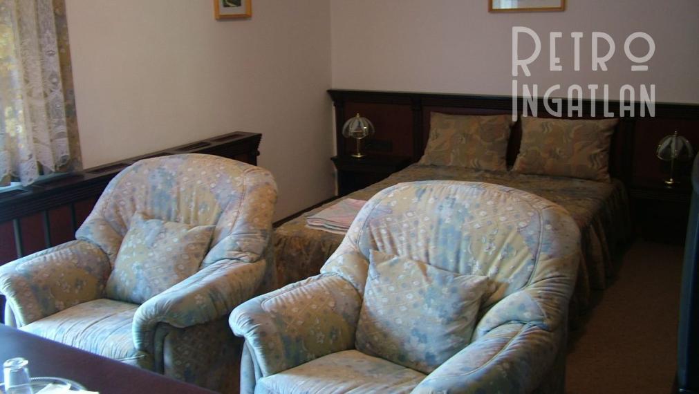 MAĎARSKO - GONC 13 IZBOVÝ OBYTNÝ OBJEKT NA BÝVANIE, PODNIKANIE