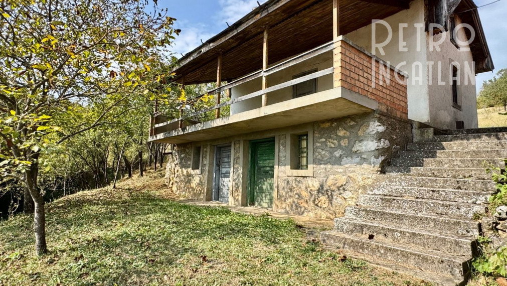 MAĎARSKO - BODVASZILAS VINNÁ PIVNICA, CHATA S POZEMKOM 1500 M2.