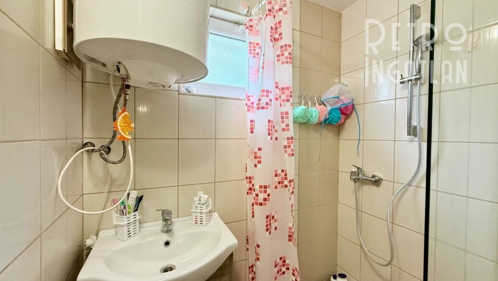 MAĎARSKO - JAZERO RAKACA - POSCHODOVÁ 5 IZBOVÁ CHATA, TERASA, BAZÉN, GARÁŽ.