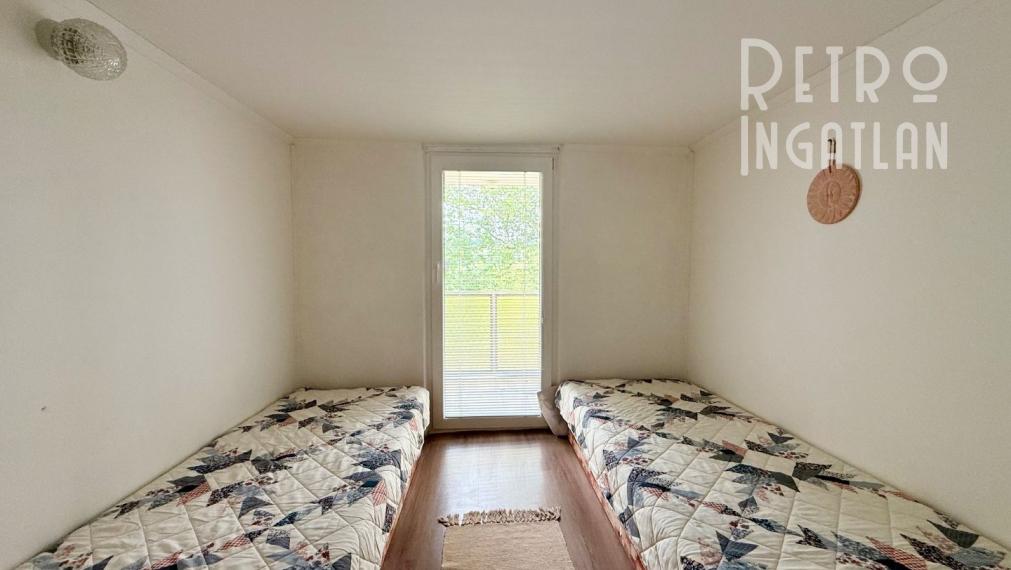 MAĎARSKO - JAZERO RAKACA - POSCHODOVÁ 5 IZBOVÁ CHATA, TERASA, BAZÉN, GARÁŽ.