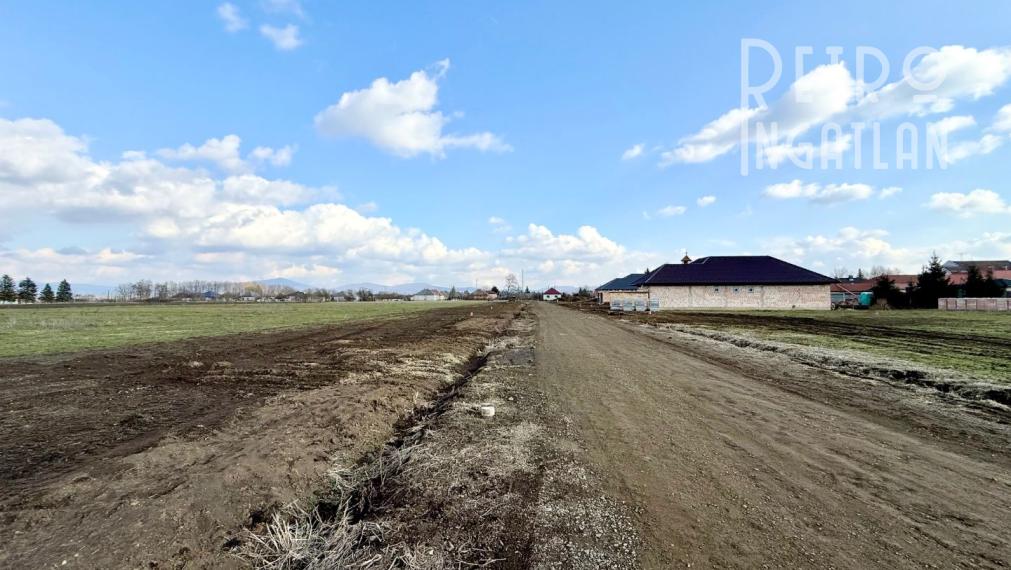 MAĎARSKO - ENCS STAVEBNÝ POZEMOK  1.000 M2, VŠETKY IS.