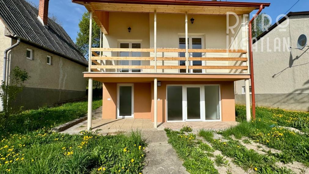 NOVÁ CENA - MAĎARSKO - JAZERO RAKACA - POSCHODOVÁ 3 IZBOVÁ CHATA, KUCHYŇA, PRI JAZERE S TERASOU.