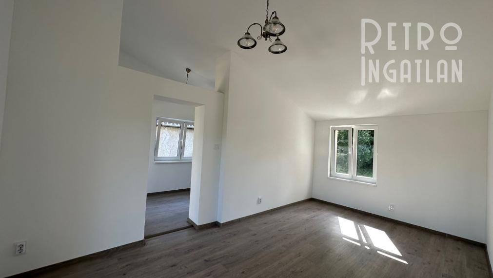 NOVÁ CENA - MAĎARSKO - JAZERO RAKACA - POSCHODOVÁ 3 IZBOVÁ CHATA, KUCHYŇA, PRI JAZERE S TERASOU.