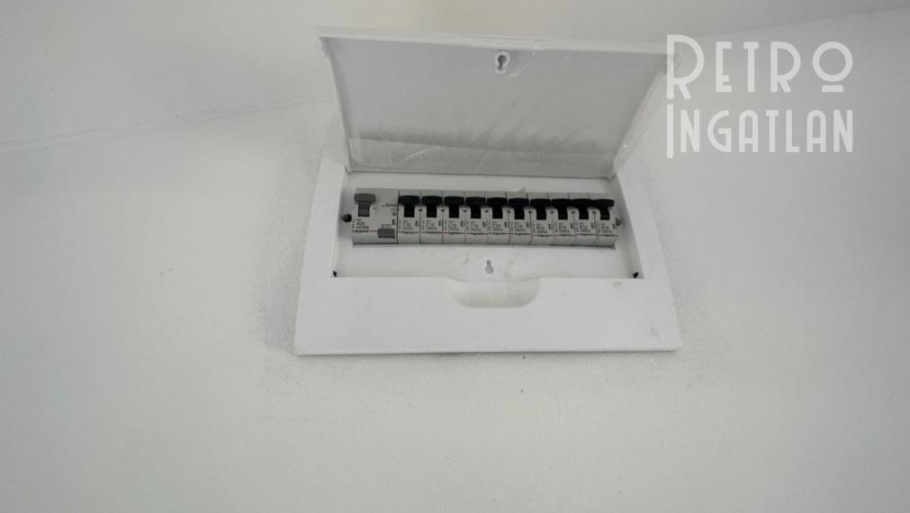 NOVÁ CENA - MAĎARSKO - JAZERO RAKACA - POSCHODOVÁ 3 IZBOVÁ CHATA, KUCHYŇA, PRI JAZERE S TERASOU.