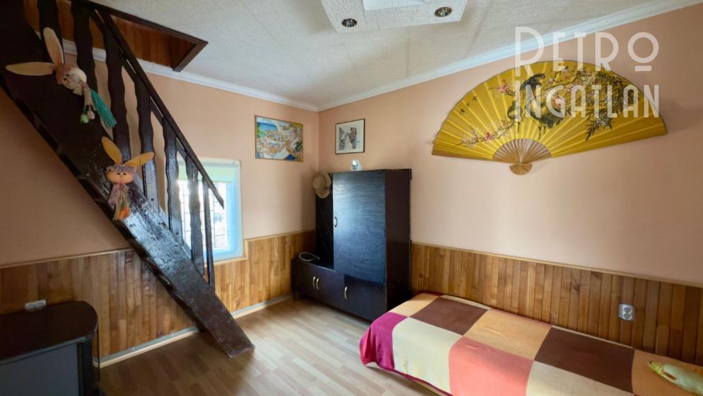 MAĎARSKO - JAZERO RAKACA - POSCHODOVÁ 3 IZBOVÁ CHATA PRI JAZERE S TERASOU.