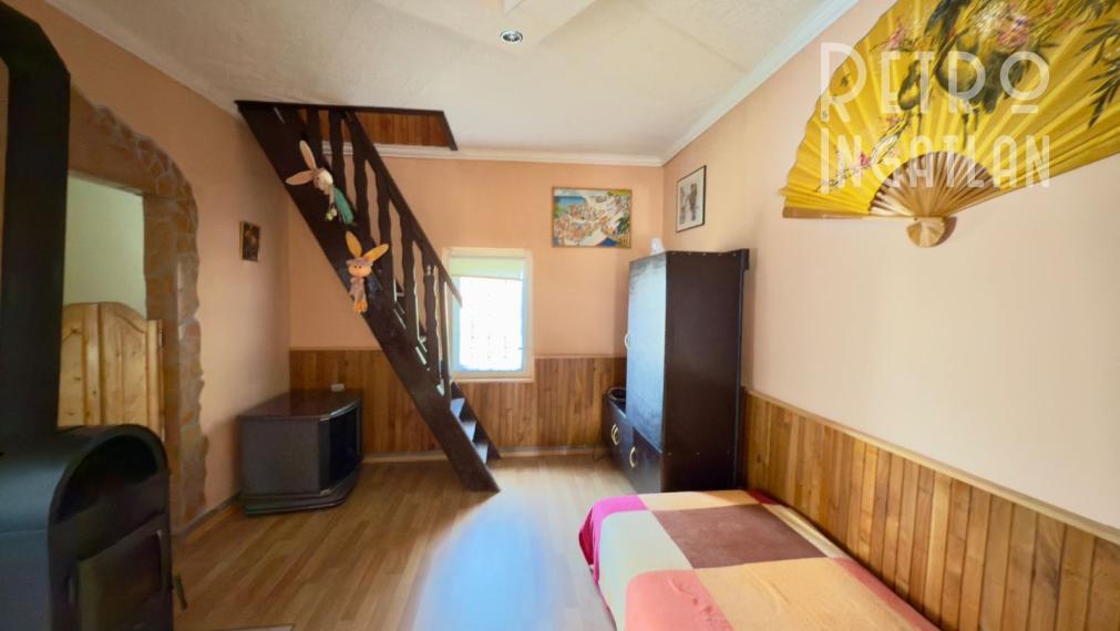 MAĎARSKO - JAZERO RAKACA - POSCHODOVÁ 3 IZBOVÁ CHATA PRI JAZERE S TERASOU.