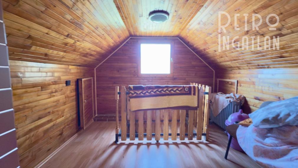 MAĎARSKO - JAZERO RAKACA - POSCHODOVÁ 3 IZBOVÁ CHATA PRI JAZERE S TERASOU.