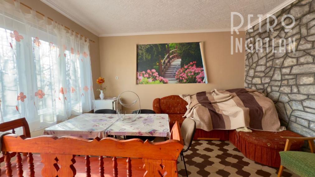 MAĎARSKO - JAZERO RAKACA - POSCHODOVÁ 3 IZBOVÁ CHATA PRI JAZERE S TERASOU.