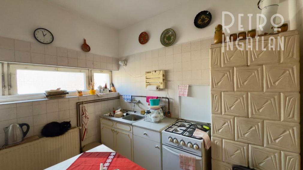 MAĎARSKO - GONC 6 IZBOVÝ POSCHODOVÝ RD S TERASOU, PIVNICOU, GARÁŽ, POZEMOK 1661 M2.