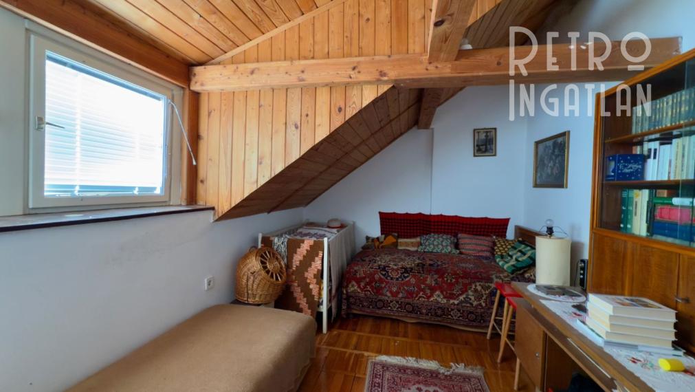 MAĎARSKO - GONC 6 IZBOVÝ POSCHODOVÝ RD S TERASOU, PIVNICOU, GARÁŽ, POZEMOK 1661 M2.