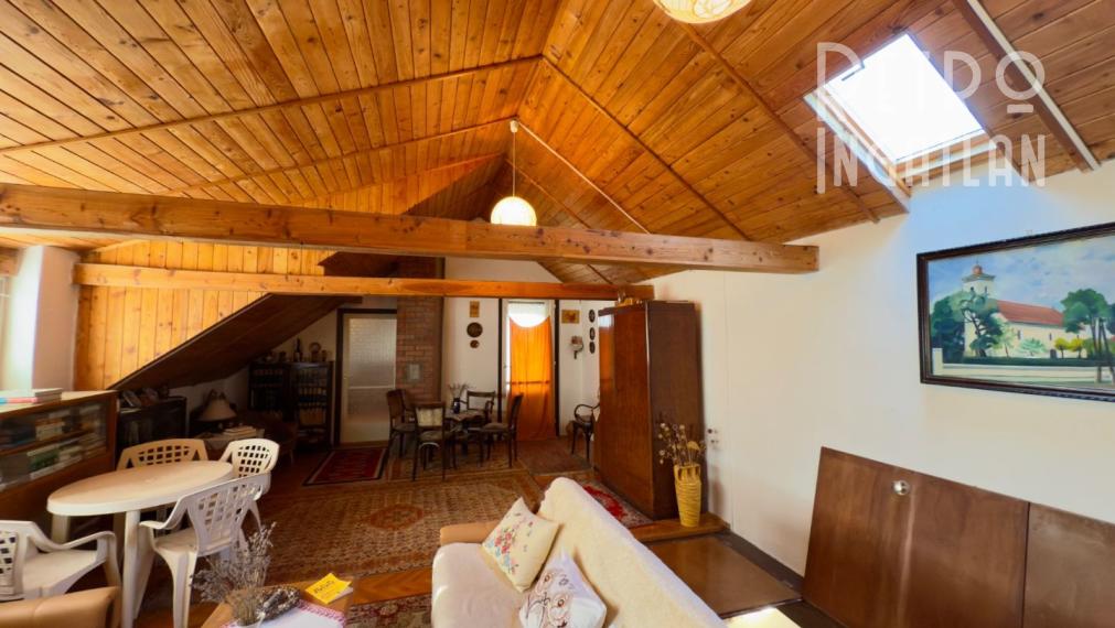 MAĎARSKO - GONC 6 IZBOVÝ POSCHODOVÝ RD S TERASOU, PIVNICOU, GARÁŽ, POZEMOK 1661 M2.