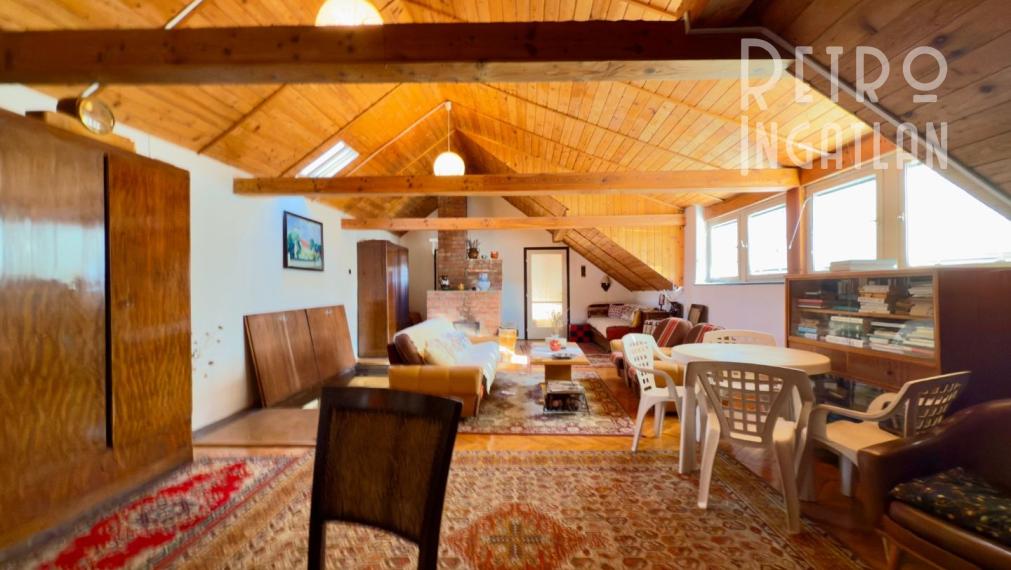 MAĎARSKO - GONC 6 IZBOVÝ POSCHODOVÝ RD S TERASOU, PIVNICOU, GARÁŽ, POZEMOK 1661 M2.