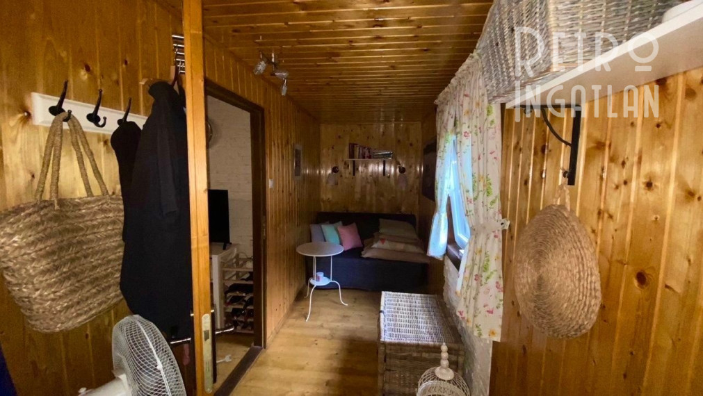 MAĎARSKO - LUXUSNÁ CHATA S LETNOU KUCHYŇOU A BAZÉNOM.