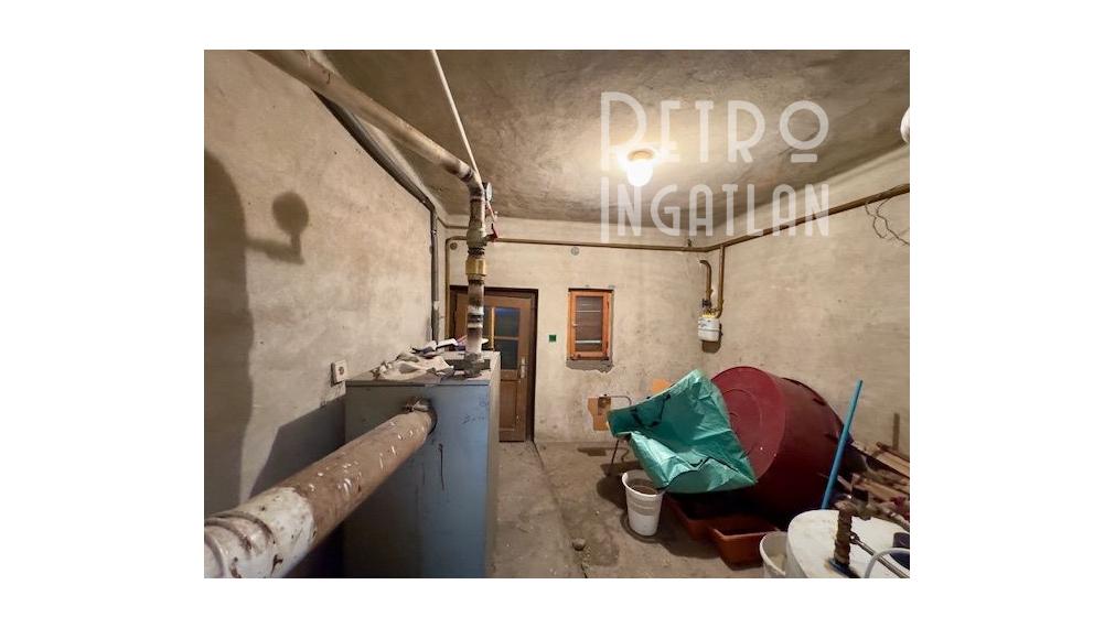 MAĎARSKO - PERKUPA 5 IZBOVÝ POSCHODOVÝ DOM PO REKONŠTRUKCII.