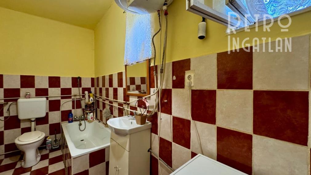 MAĎARSKO - SZENDRO -  ZNÍŽENÁ CENA 2 IZBOVÝ RODINNÝ DOM NA TICHEJ ULICI S DOBRÝMI SUSEDMI