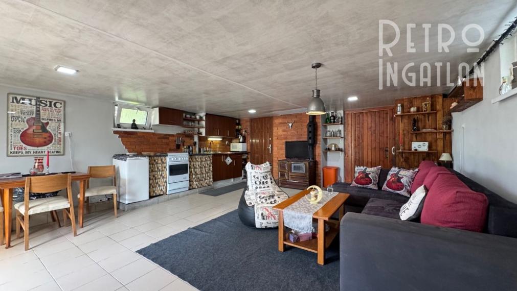 MAĎARSKO - JAZERO RAKACA - POSCHODOVÁ 4 IZBOVÁ CHATA, KUCHYŇA, PRI JAZERE S TERASOU.