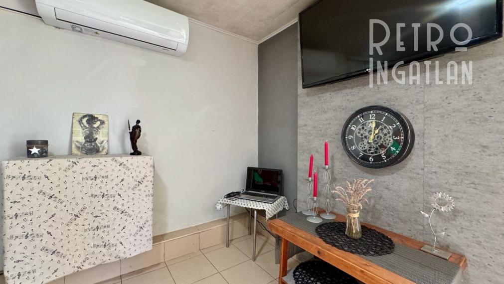 MAĎARSKO - JAZERO RAKACA - POSCHODOVÁ 4 IZBOVÁ CHATA, KUCHYŇA, PRI JAZERE S TERASOU.