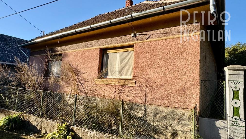 MAĎARSKO - HEJCE PEKNÝ 3 IZBOVÝ RODINNÝ DOM NA VEĽKOM POZEMKU