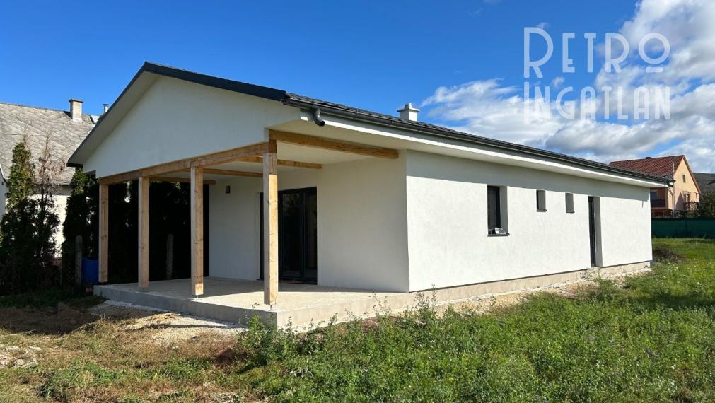 MAĎARSKO - GONC NOVOSTAVBA 4 IZBOVÉHO RD 100 M2, POZEMOK 852 M2