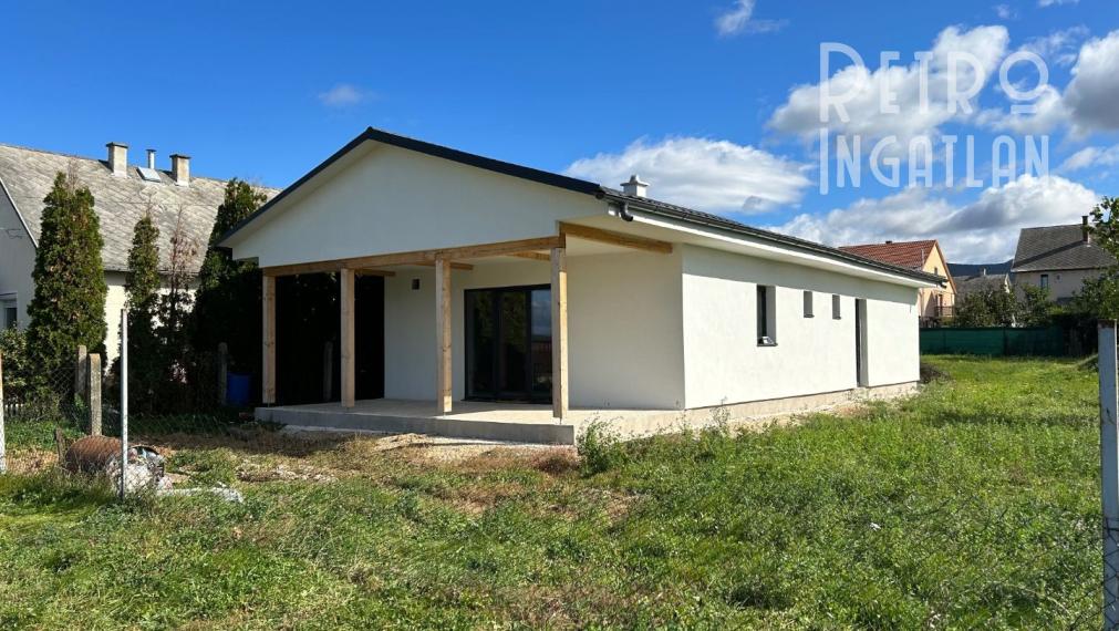 MAĎARSKO - GONC NOVOSTAVBA 4 IZBOVÉHO RD 100 M2, POZEMOK 852 M2