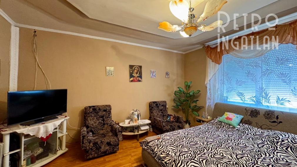 MAĎARSKO - ENCS  5 IZBOVÝ POSCHODOVÝ DOM + 2 IZBOVÝ DOM, ZÁHRADA.