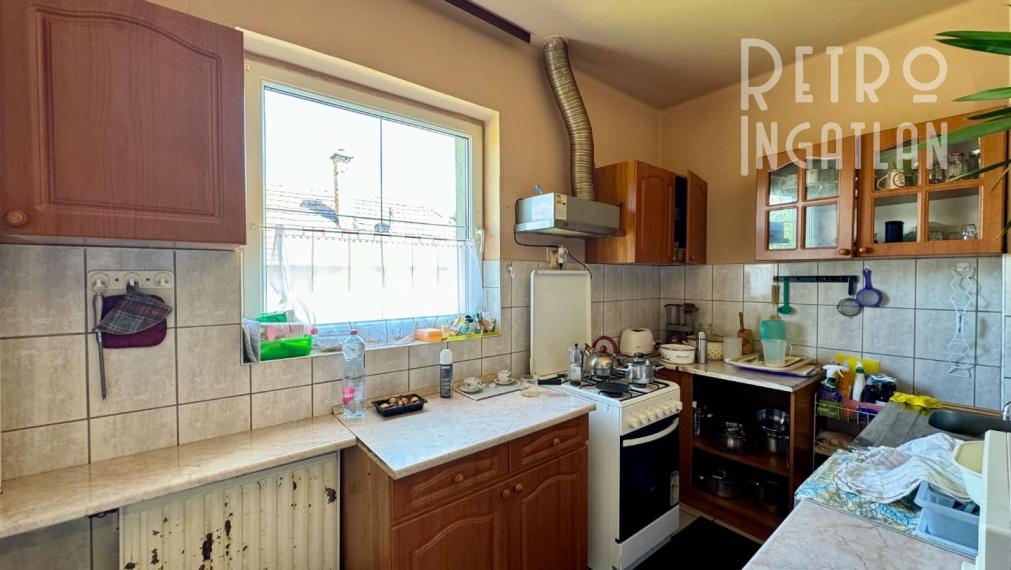 MAĎARSKO - MÉRA  5 IZBOVÝ POSCHODOVÝ RODINNÝ DOM S VEĽKÝM POZEMKOM 1080 M2.