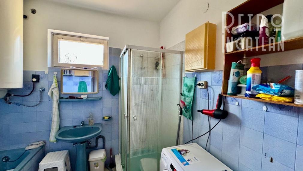 MAĎARSKO - MÉRA  5 IZBOVÝ POSCHODOVÝ RODINNÝ DOM S VEĽKÝM POZEMKOM 1080 M2.