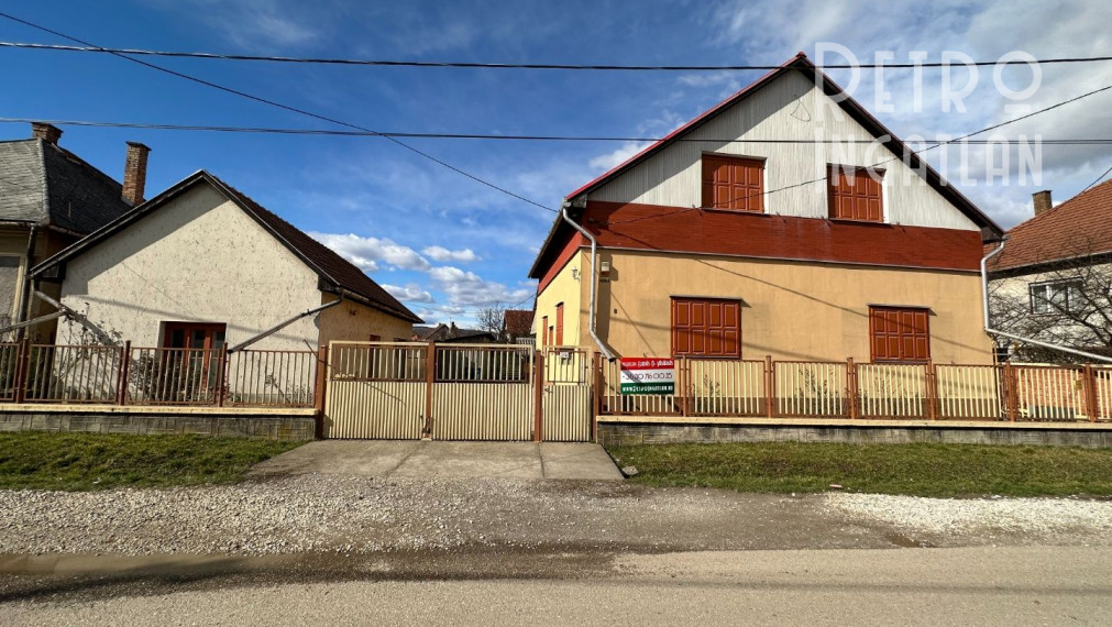 MAĎARSKO - SZENDRO PEKNÝ 6 IZBOVÝ RODINNÝ DOM S VEDĽAJŠÍMI HOSPODÁRSKYMI BUDOVAMI