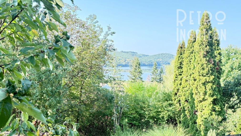 MAĎARSKO - JAZERO RAKACA - 4 IZBOVÁ CHATA, TERASA, VÍRIVKA.