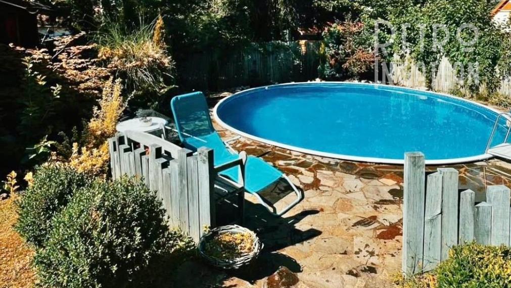 MAĎARSKO - LUXUSNÁ CHATA S LETNOU KUCHYŇOU A BAZÉNOM.