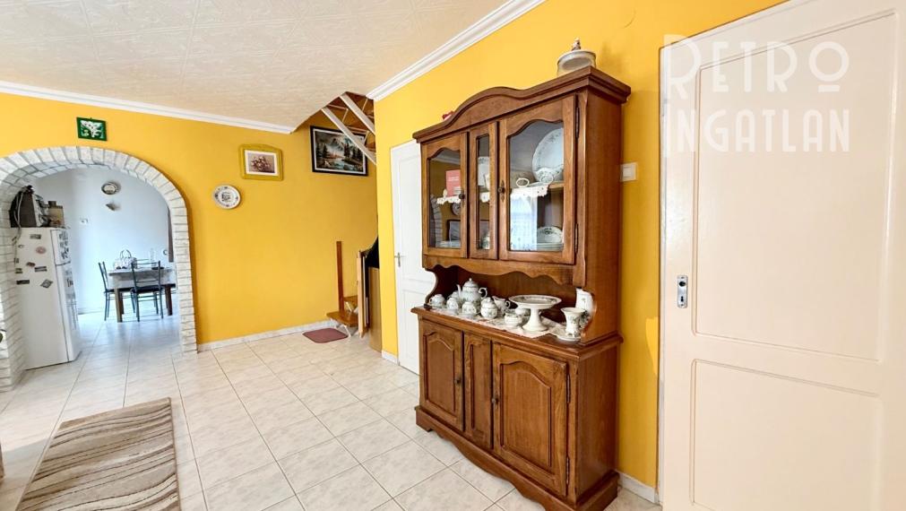 MAĎARSKO FORRÓ - SUPER 5 IZBOVÝ RD SO ZÁHRADOU