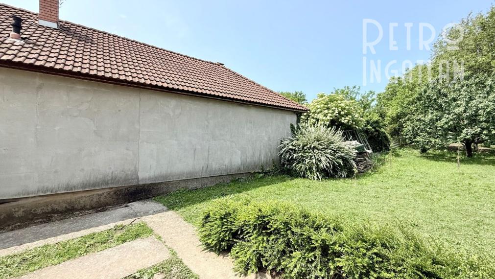 MAĎARSKO FORRÓ - SUPER 5 IZBOVÝ RD SO ZÁHRADOU