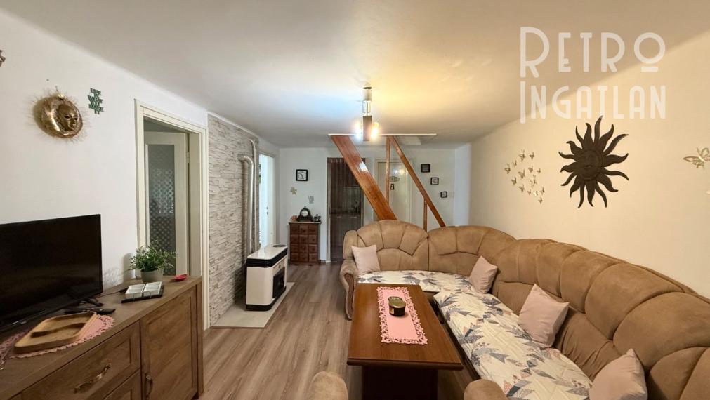 MAĎARSKO - JAZERO RAKACA - POSCHODOVÁ 5 IZBOVÁ CHATA, TERASA, BAZÉN, GARÁŽ.