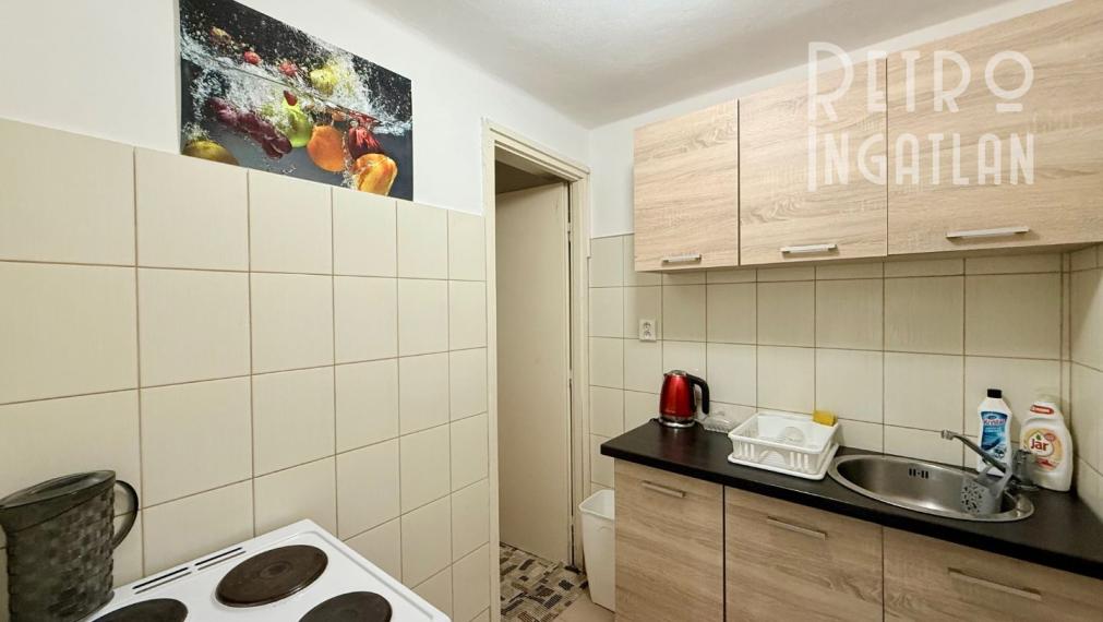 MAĎARSKO - JAZERO RAKACA - POSCHODOVÁ 5 IZBOVÁ CHATA, TERASA, BAZÉN, GARÁŽ.