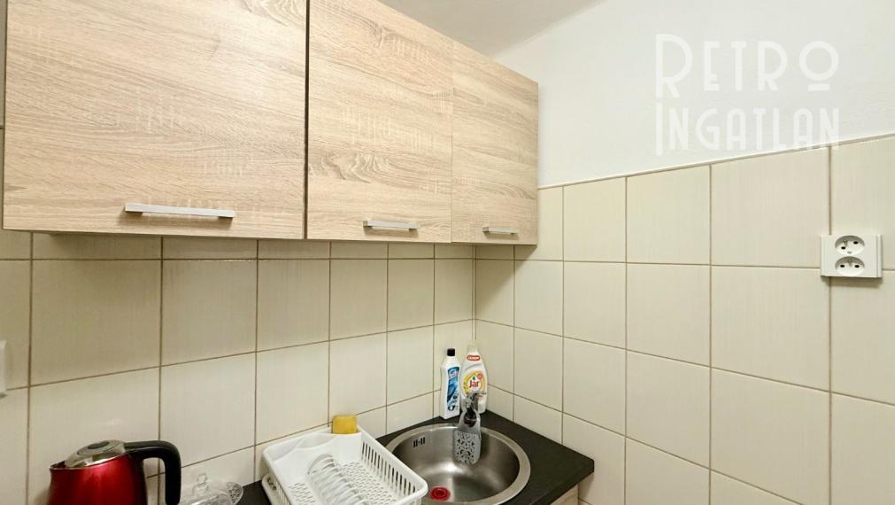 MAĎARSKO - JAZERO RAKACA - POSCHODOVÁ 5 IZBOVÁ CHATA, TERASA, BAZÉN, GARÁŽ.