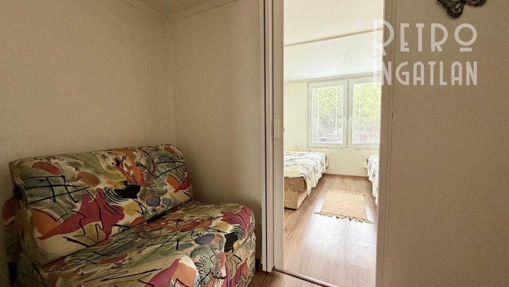 MAĎARSKO - JAZERO RAKACA - POSCHODOVÁ 5 IZBOVÁ CHATA, TERASA, BAZÉN, GARÁŽ.