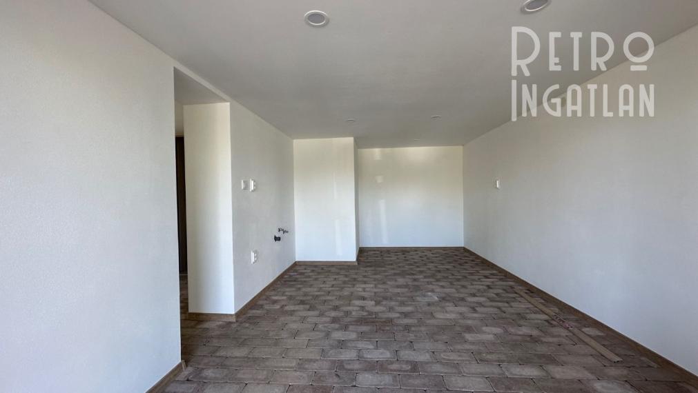 NOVÁ CENA - MAĎARSKO - JAZERO RAKACA - POSCHODOVÁ 3 IZBOVÁ CHATA, KUCHYŇA, PRI JAZERE S TERASOU.