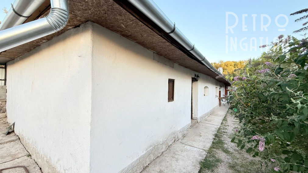 MAĎARSKO - HEJCE PEKNÝ 3 IZBOVÝ RODINNÝ DOM NA VEĽKOM POZEMKU