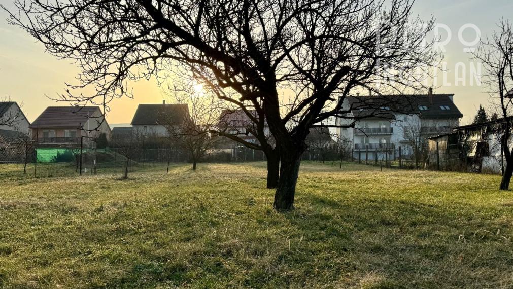 MAĎARSKO - GONC STAVEBNÝ POZEMOK 852 M2, IS NA HRANICI POZEMKU.