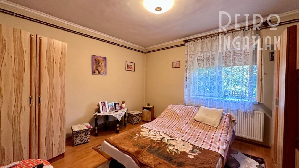 MAĎARSKO - SZENDRO  4 IZBOVÝ RODINNÝ DOM NA KĽUDNOM MIESTE