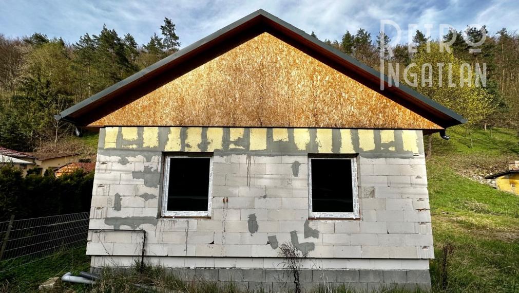 MAĎARSKO - HOLLOHÁZA NOVOSTAVBA 3 IZBOVÉHO RD - SUPER PROSTREDIE S VÝHĽADOM NA OKOLITÉ LESY.