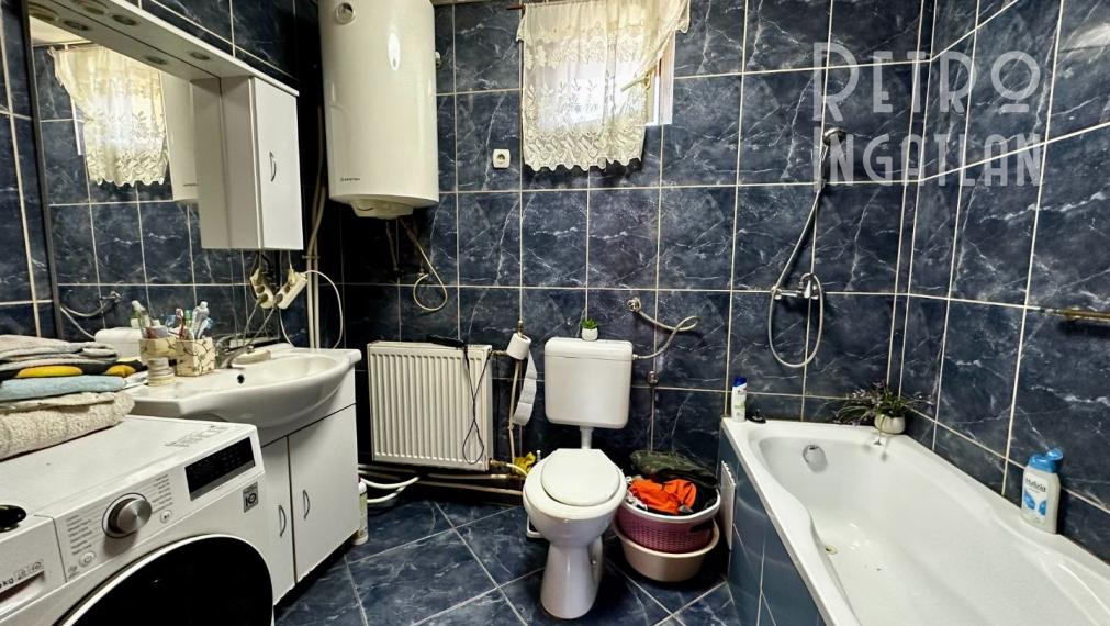 MAĎARSKO - SZENDRO 2 IZBOVÝ PEKNÝ ZREKONŠTRUOVANÝ RODINNÝ DOM  SO SAMOSTATNOU GARÁŽOU