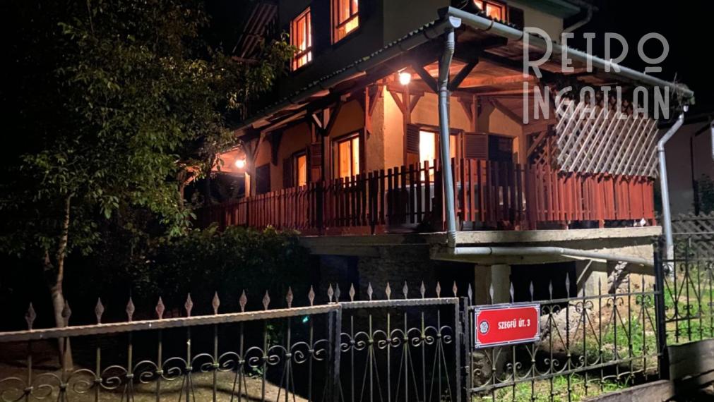 SZALONNA KOMPLETNE ZARIADENÁ 4 IZBOVÁ CHATA PRI JAZERE RAKACA.