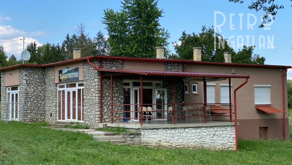 SZALONNA KOMPLETNE ZARIADENÁ 4 IZBOVÁ CHATA PRI JAZERE RAKACA.