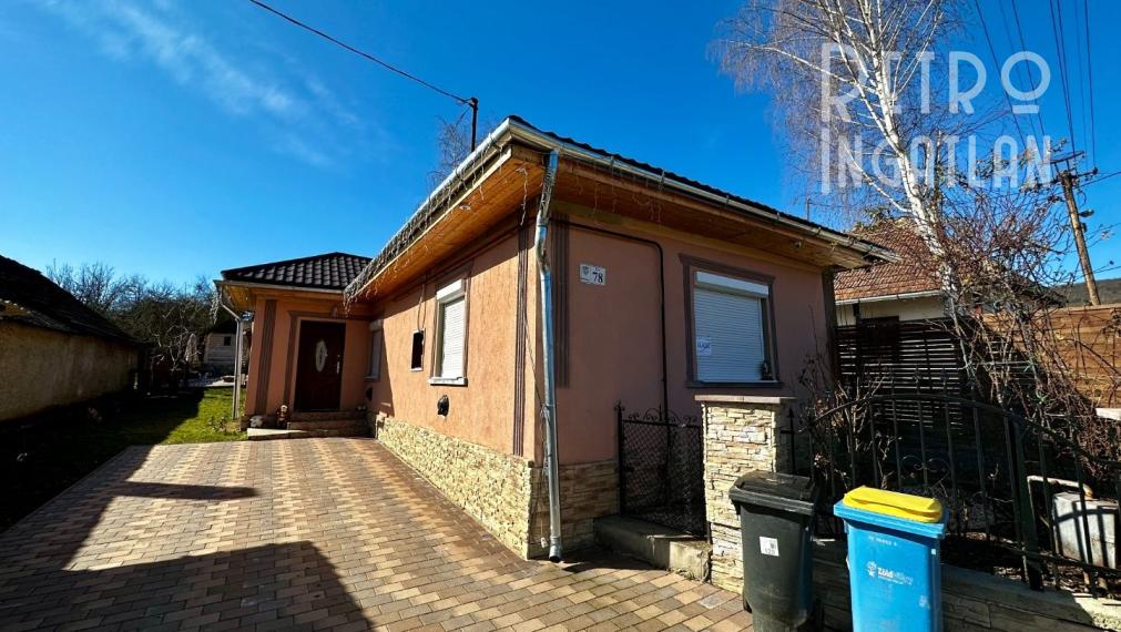 MAĎARSKO - MÁRTONYI - PEKNÝ KOMPLETNE ZREKONŠTRUOVANÝ 3 IZBOVÝ RD V KRÁSNEJ LOKALITE BLÍZKO JAZERA RAKACA