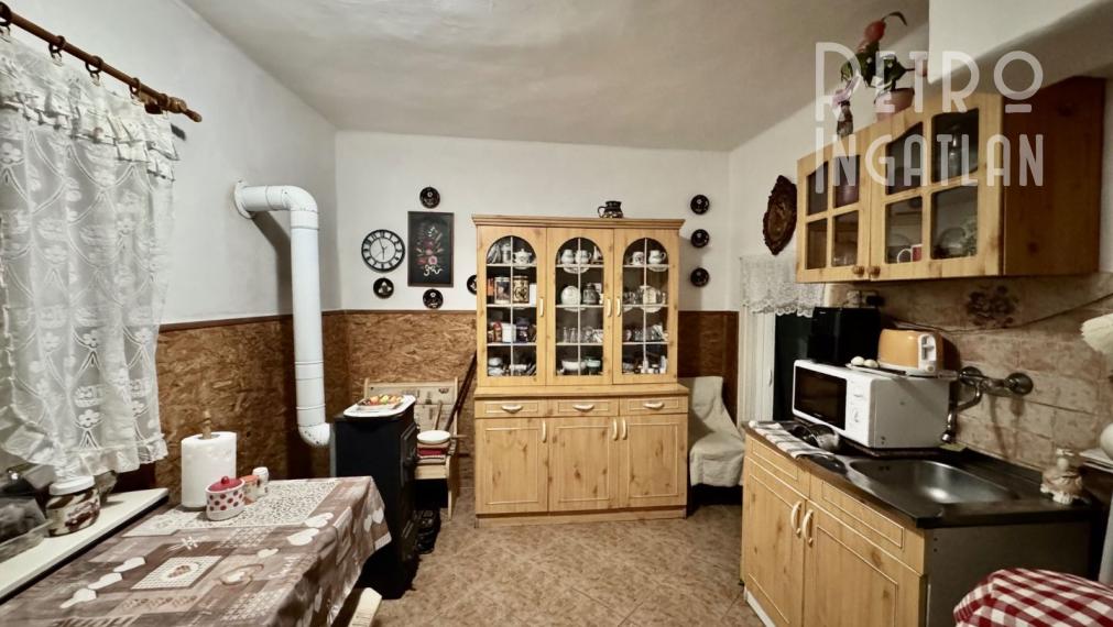 MAĎARSKO - MÁRTONYI - PEKNÝ 4 IZBOVÝ RD V KRÁSNEJ LOKALITE BLÍZKO JAZERA RAKACA.